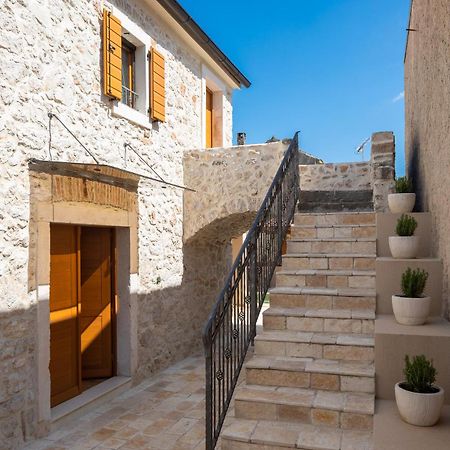 סבטי פיליפ אי ג'קוב Villa Kameni Dvori מראה חיצוני תמונה