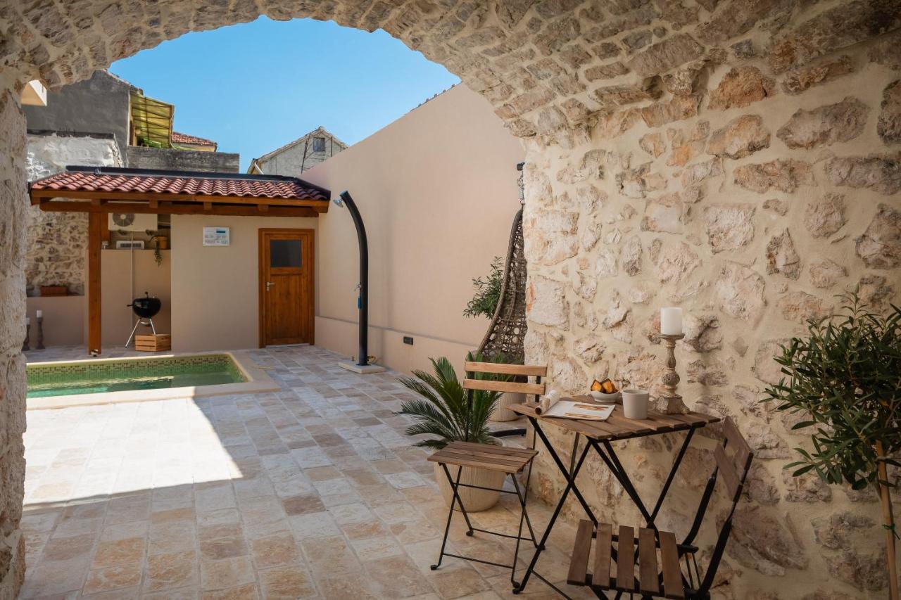 סבטי פיליפ אי ג'קוב Villa Kameni Dvori מראה חיצוני תמונה